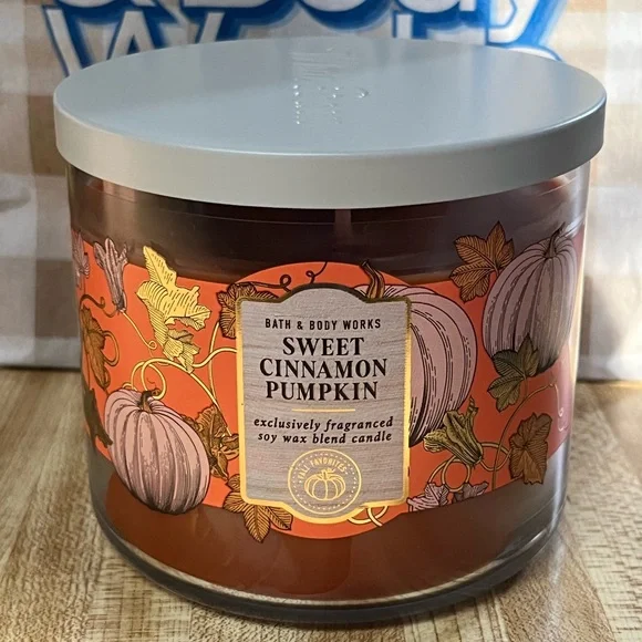 Bath & Body Works White Barn Sweet Cinnamon Pumpkin 3-Wick Candle - Picture 2 of 5